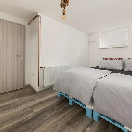 Rok Apartment