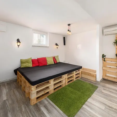 Rok Apartament Lublana